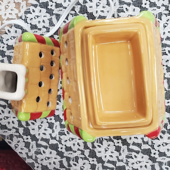 Gingerbread House Fragrance Warmer. New. Scents sold separately. - Picture 10 of 13